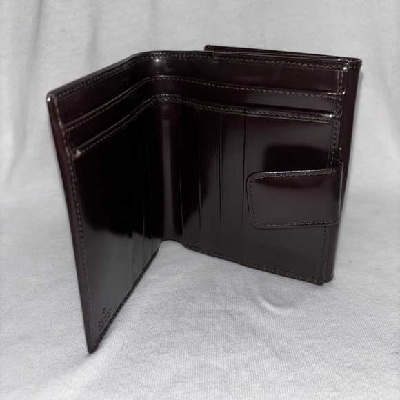 Beautiful dark brown gucci wallet with metal snap button closure - Picture 3 of 5